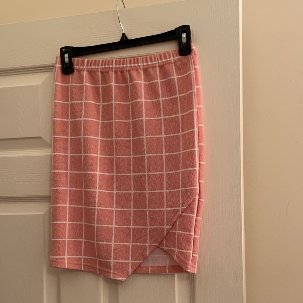 Elegant Pink Checkered Pencil Skirt